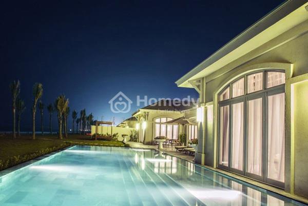 Góc biệt thự FLC Luxury Samson Resort lung linh vào buổi đêm