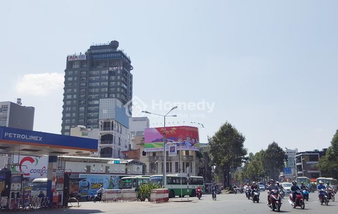 Dự án căn hộ hạng sang The One Sài Gòn giảm giá gần một nửa để thu hồi vốn.