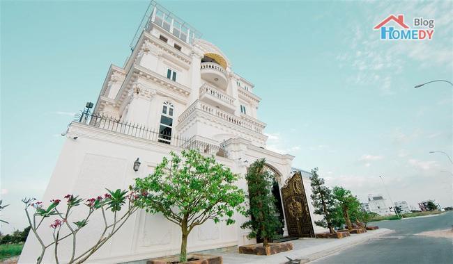 ben ngoai biet thu