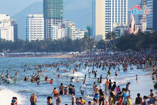 bai bien nha trang 30-4