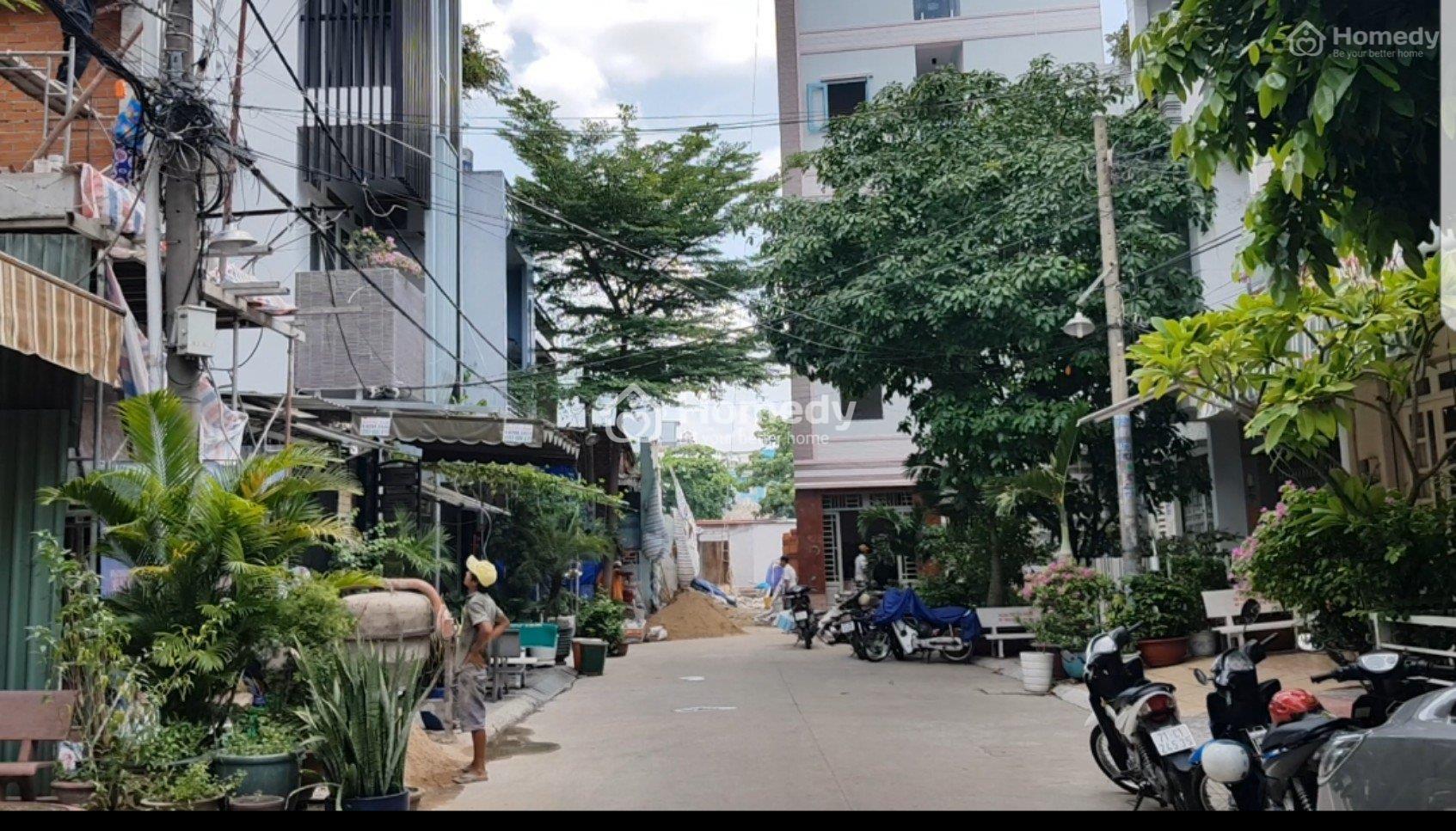 “bà con xa không bằng láng giềng gần”