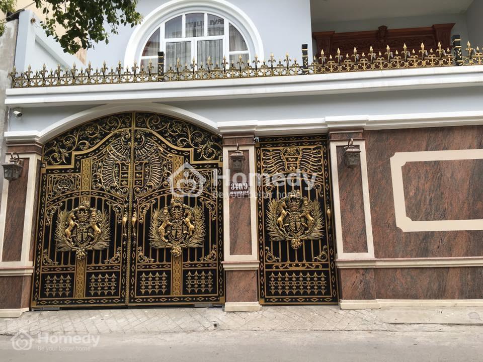 cong-biet-thu-hoang-gia
