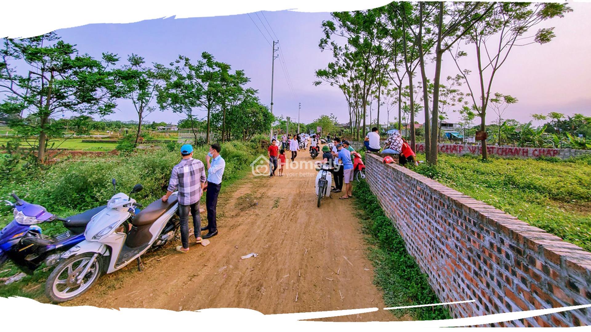 Sốt đất ảo Hòa Lạc
