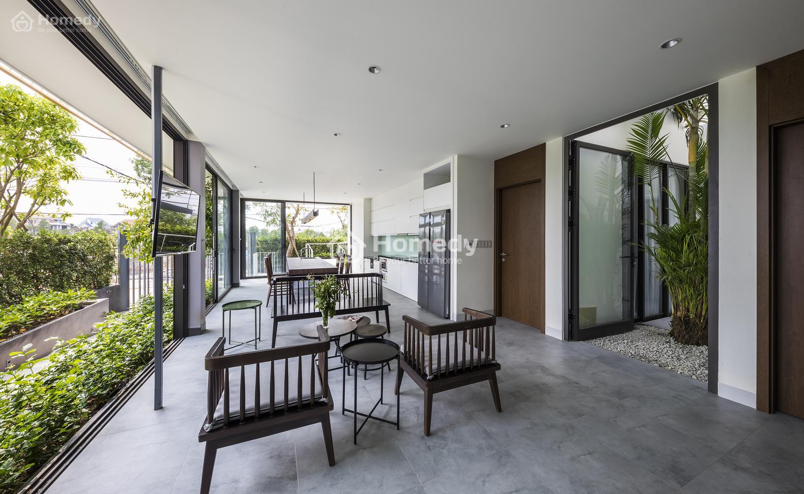 Bên trong căn nhà 2 tầng không cầu thang