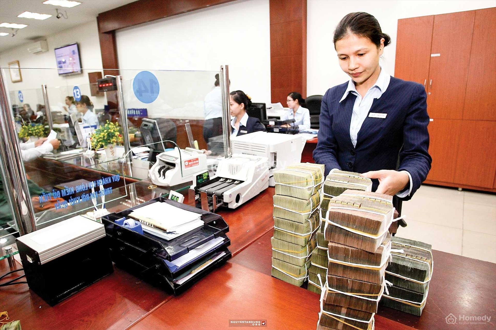 Hầu hết gia đình trẻ hiện nay đều chọn hình thức vay ngân hàng mua nhà trả góp