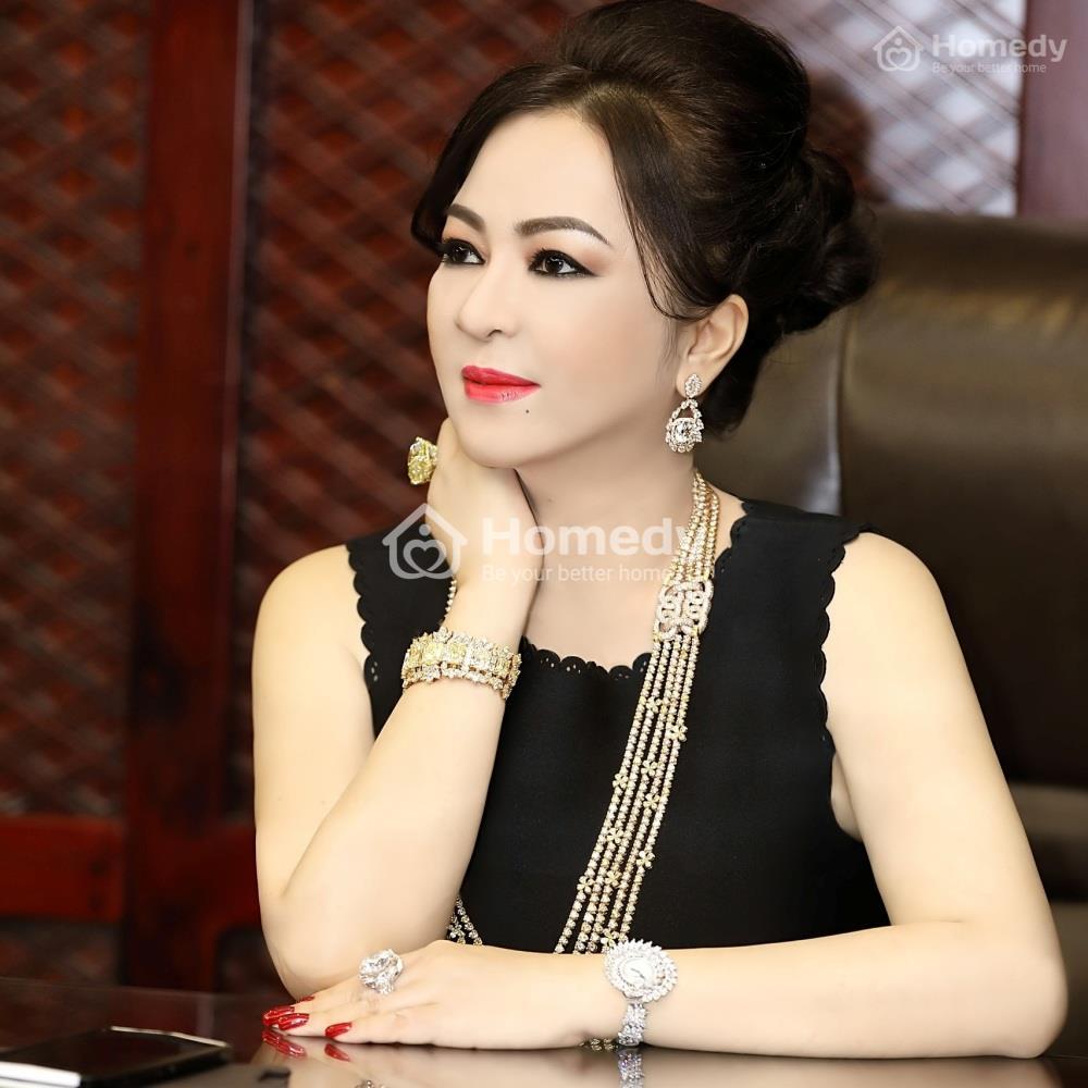 nguyen-phuong-hang-vo-dung-lo-voi