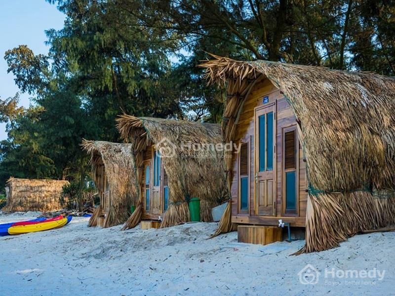 Homestay được xây dựng theo phong cách nhà lá độc đáo