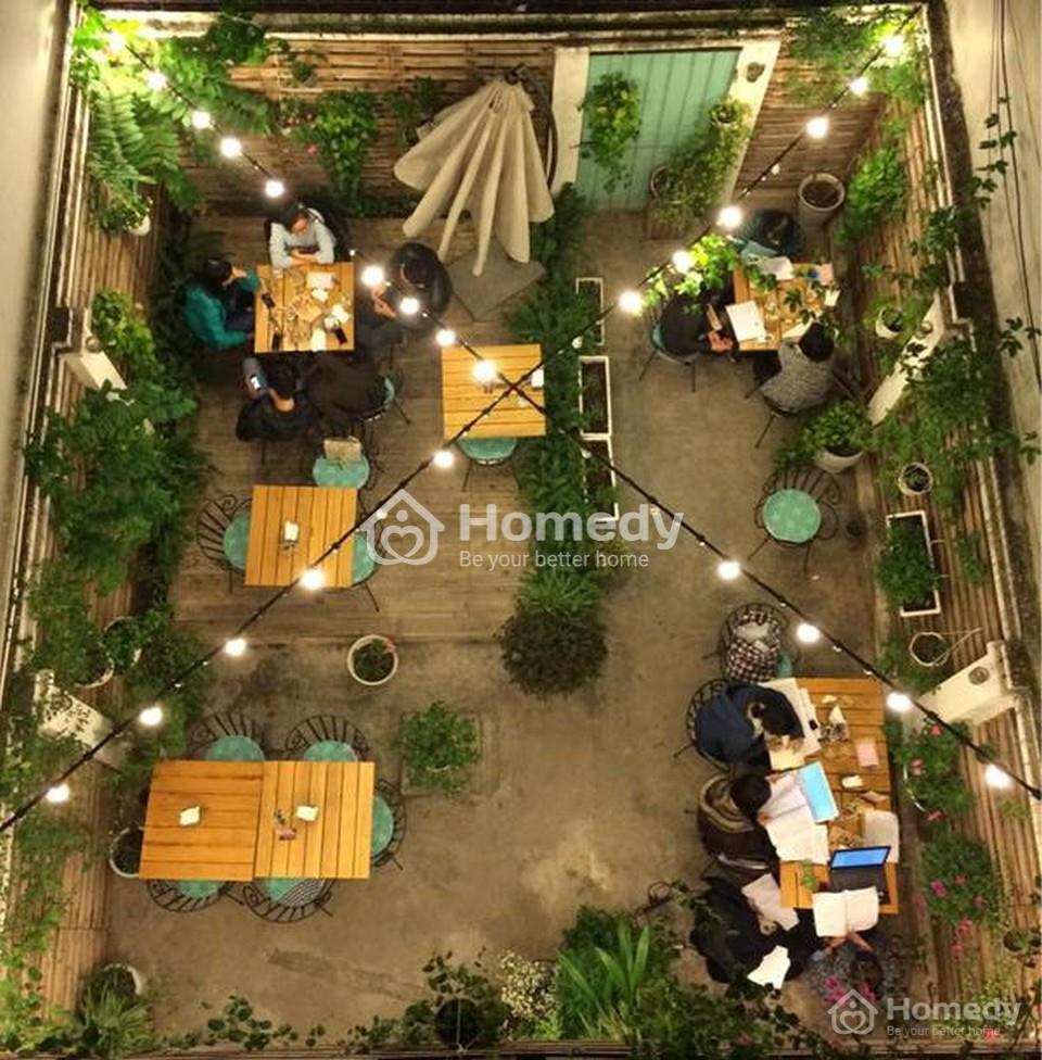 Bố trí hệ thống đèn led trong quán cafe sân vườn