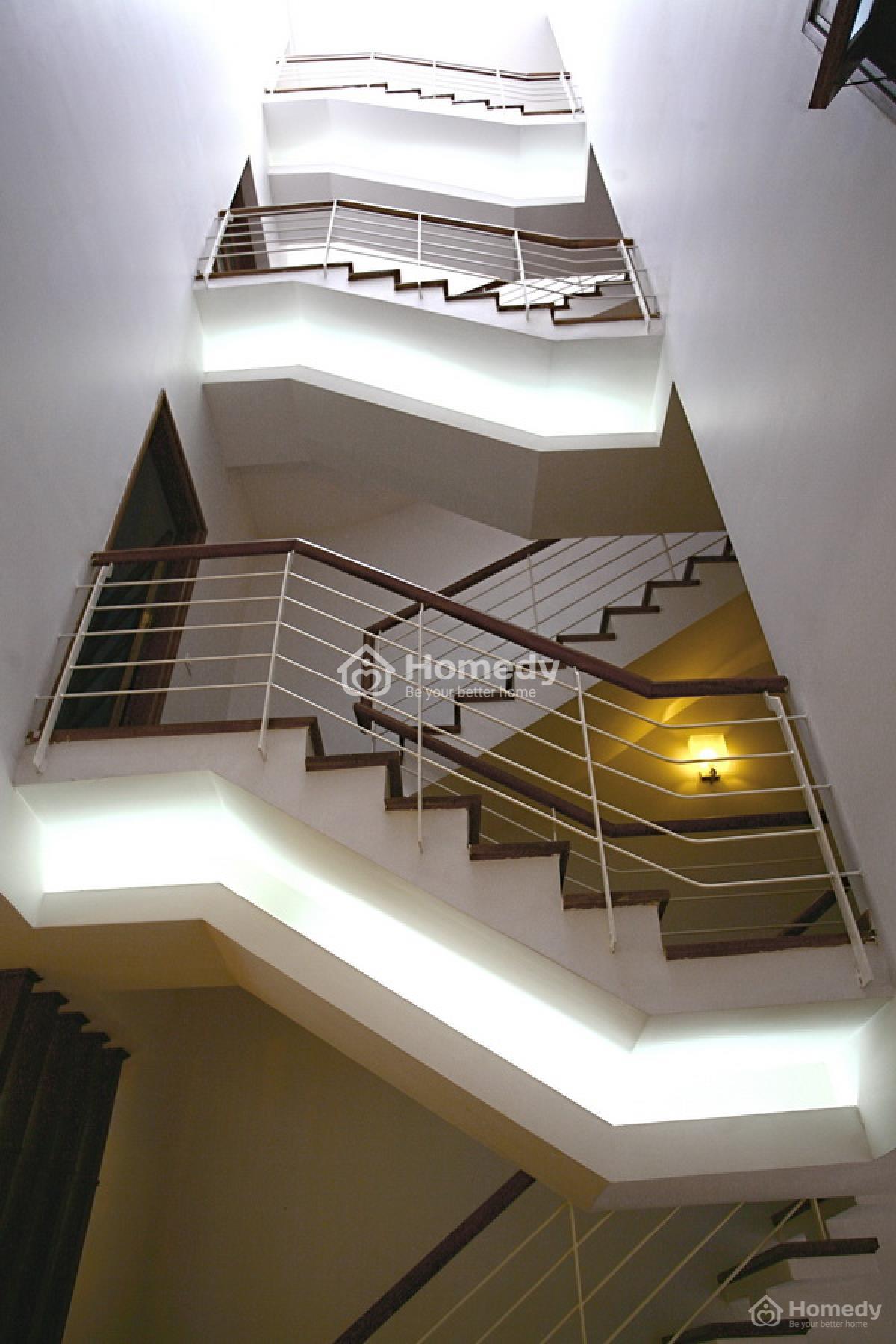 Thiết kế giếng trời trên cầu thang giúp lấy ảnh hiệu quả