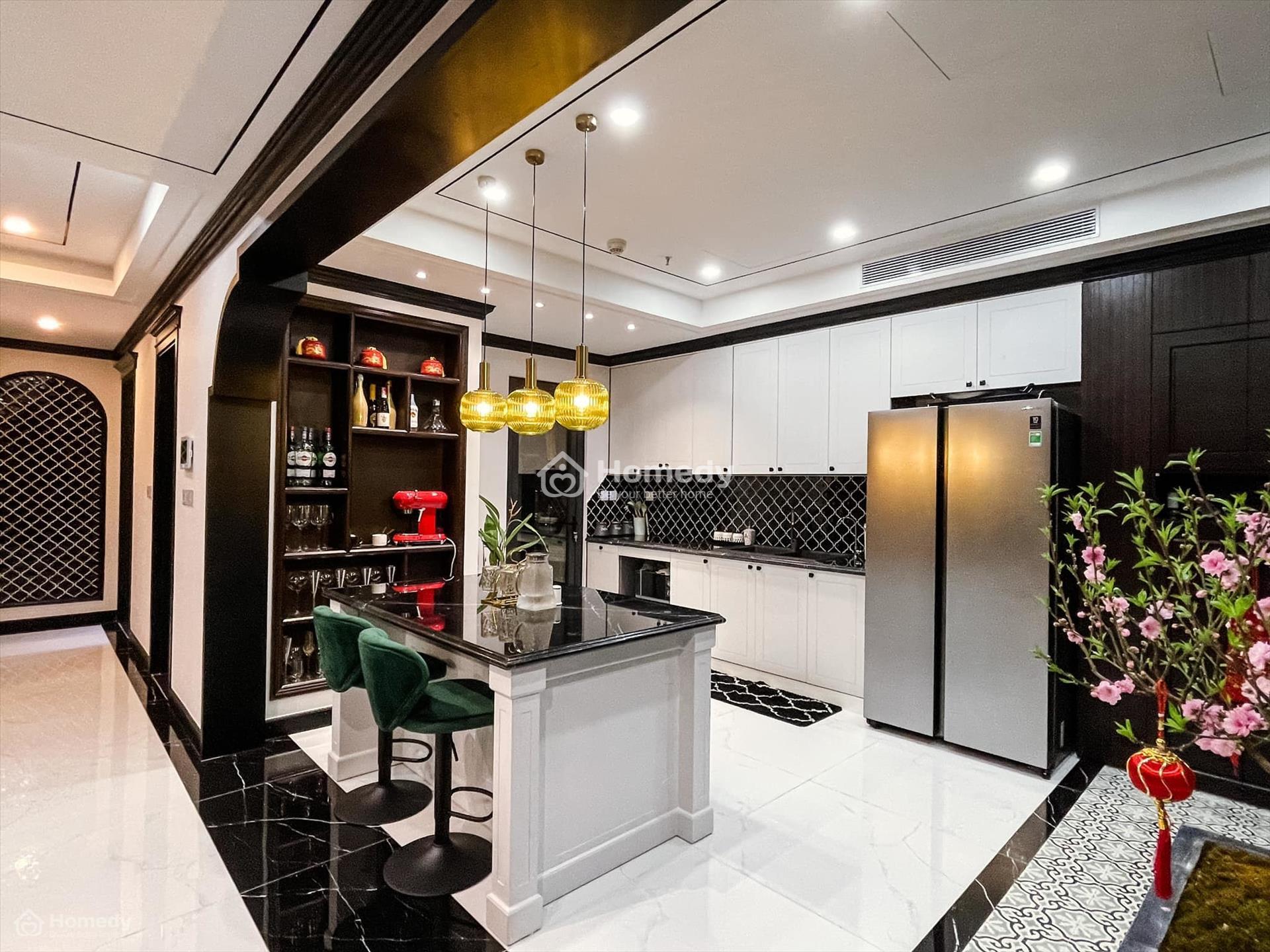 https://media-cdn.laodong.vn/Storage/NewsPortal/2021/2/8/878719/Phuong-Oanh-4.jpg