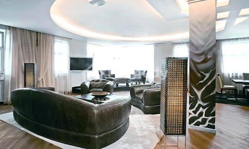 Trang trí cột vuông bằng tranh vẽ