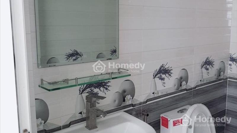 Nhà 2 lầu SHR giá chỉ từ 1,7 tỷ sau lưng chợ Bình Chánh - Ảnh 1