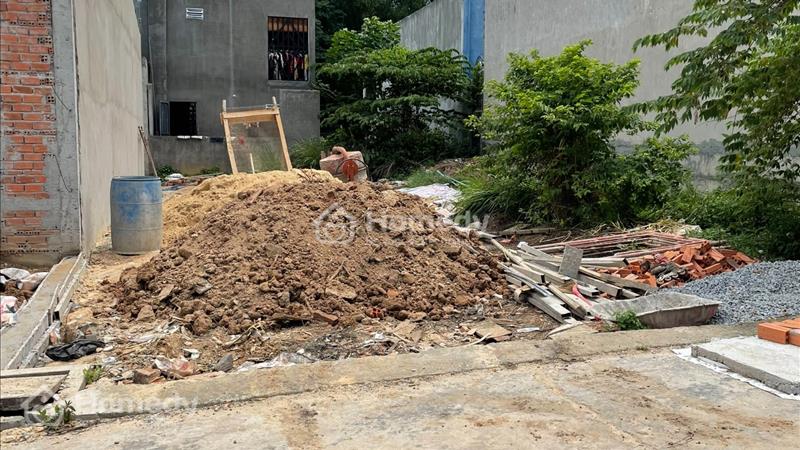 Gia đình cần tiền trả nợ cần bán gấp lô đất 100m2, sổ hồng riêng, ngay chợ, kế bên KCN Nhật - Hàn - Ảnh 1