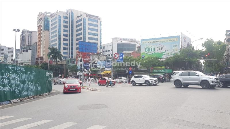 Mặt phố Láng Hạ, Đống Đa, 175m2, giá 105 tỷ, mặt tiền 8.2m, 5 tầng, cho thuê 250 triệu/tháng - Ảnh 2