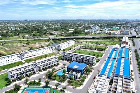 Kẹt tiền bán gấp lô đất thổ cư ngay chợ Hưng Long Bình Chánh, DT 100m2 giá chỉ 900 tr (TT 30%), SHR