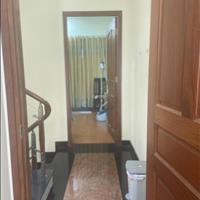 Cho thuê gấp nhà tại Đường 827 - Phú Hữu - 9, 159 m2, 2 tầng, nội thất đầy đủ, giá 10 tr/tháng