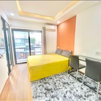 Cho thuê căn hộ full tiện nghi ban công thoáng mát đường Trần Phú Quận 5, máy giặt riêng