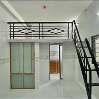 Mình trống 3Phòng cần cho thuê giá tốt, có gác, máy lạnh ngay SÂn Bay