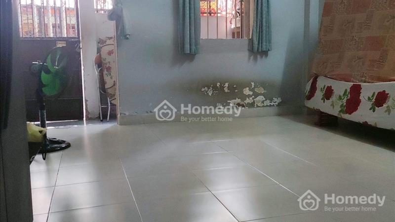 Về Mỹ bán gấp nhà 2pn hẻm 4m, Hậu Giang gần chợ Phú Định 59m2, 710triệu sổ riêng - Ảnh 1