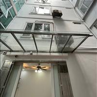 Bán nhà 5 tầng chính chủ trung tâm khu vực Trúc Bạch, Quận Ba Đình, 5m ra đường lớn