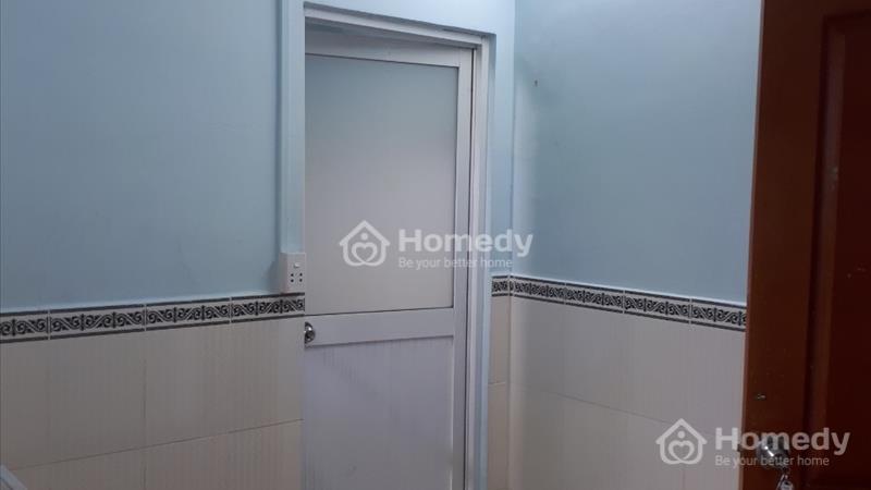 Cho thuê phòng trọ 12m2 ngay Vạn Hạnh Mall quận 10, có chỗ để xe, KDC an ninh, giờ giấc tự do. - Ảnh 1