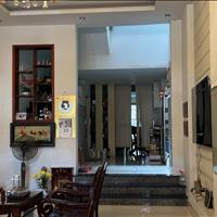 Chính chủ bán nhà phố 3 tầng mặt tiền sầm uất kinh doanh, vỉa hè 8m, đường 20m, gần trường học, chợ