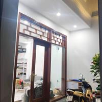 Bán nhà trung tâm quận Cầu Giấy: 63,5m2, xây 3 tầng, mặt tiền 4,5m, giá chỉ nhỉnh 5 tỷ.