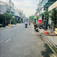 Tôi kẹt tiền cần bán gấp căn nhà lầu gần mặt chợ,60m2