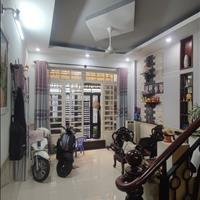 Bán Nhà Hẻm 81 Nguyễn Hồng Đào, 63m2, 3 Tầng, 4 PN, 4 WC, Nhà Đẹp, Sổ Vuông