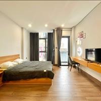 Căn hộ ban công, view full kính, full nội thất, ngay chợ Tân Định, Cầu Kiệu, Quận 3