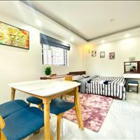 Studio full nội thất cửa sổ lớn ngay mặt tiền Trần Hưng Đạo Quận 5