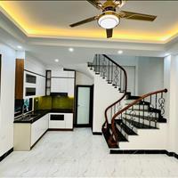 Bán nhà Ngô Gia Tự, cạnh chợ Việt Hưng, 5 tầng đẹp, mặt tiền siêu rộng 7m, ngõ nông rộng 10m ra ôtô