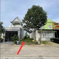 Chấp nhân bán lỗ 300m2, ngay Khu Đô thị, dân dông,sát chợ, siêu thị, trường học, sát TT Hành Chính