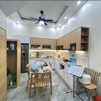 Cần bán gấp nhà Cầu Giấy, 41m2, 4 tầng, 4m mặt tiền, 5,1 tỷ thương lượng.