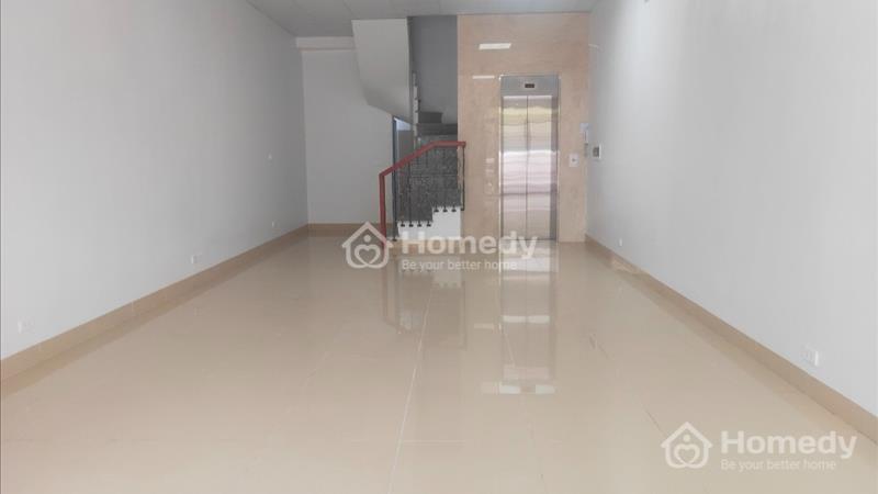 Cho thuê nhà KĐT Đại Kim mới. DT 85m2, 4 tầng, mặt tiền 5,5m, thông sàn, thang máy. Giá 35 triệu - Ảnh 3
