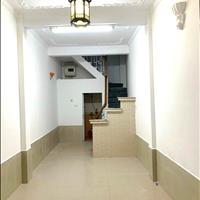 Bán gấp nhà chính chủ 24m2, phố Đặng Tiến Đông, quận Đống Đa