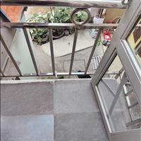 Bán nhà quận Bình Thạnh - gần chợ Bà Chiểu - giáp quận 1 - giá 1.8 tỷ thương lượng.