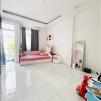 Chú Hải muốn bán nhà mới quận 11 2 tấm chỉ 2,8 tỷ! Nhanh tay nhanh tay. 