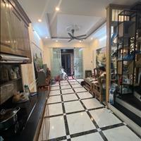 Bán Nhà Lĩnh Nam Hoàng Mai, Thông Sàn, Ngõ Nông Cách Ô tô 15m, 5 Tầng Mới Giá 3.5 Tỷ - 0946.689.629