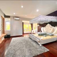 Villa 3 phòng ngủ sân vườn kiến trúc tân cổ điển gần biển Mỹ Khê
