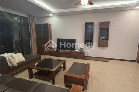 Bán căn hộ góc R1-2 Royal City. 181m2 full đồ giá 10ty