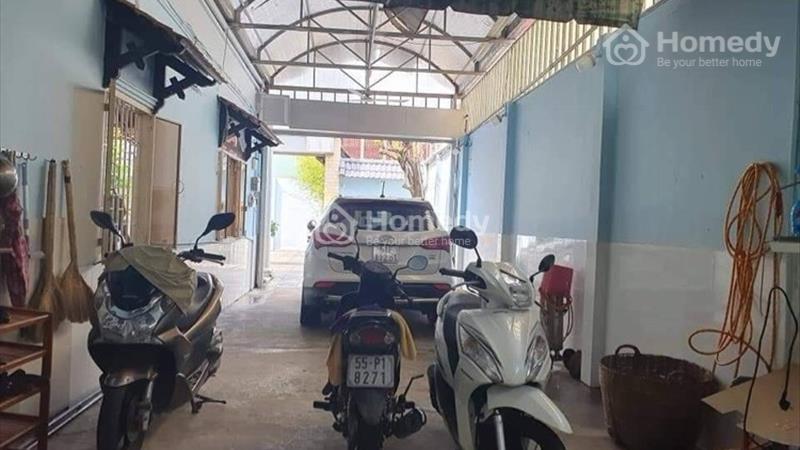 Nhà và xưởng 300m2-Cách Mặt tiền Phan Văn Hớn 50m-Gần chợ Bà Điểm Hốc Môn-Chỉ 9 tỷ 5. - Ảnh 3