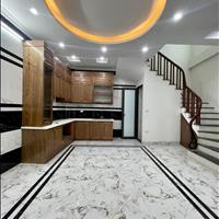 Cần bán gấp: nhà đẹp đón tết Thịnh Quang - Đống Đa; 38m2, 5 tầng, giá 4 tỷ 288 triệu, nội thất mới