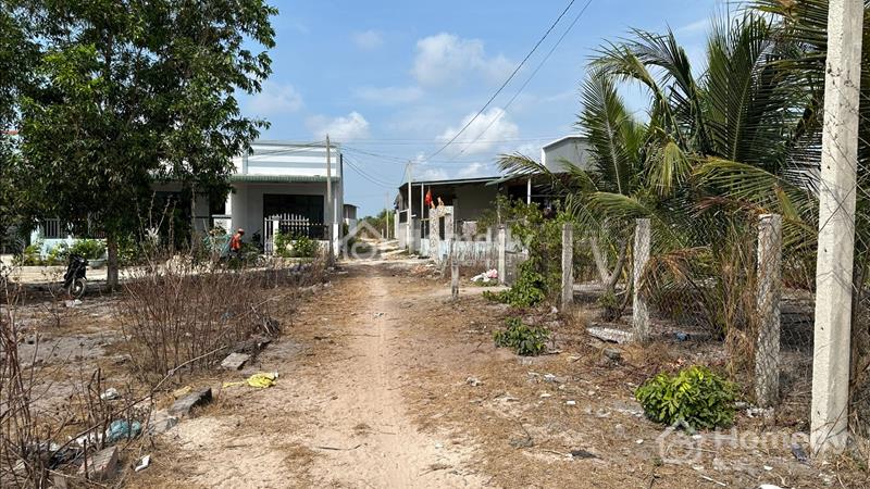 🌺 Bán Đất Tặng Căn Nhà Mới Xây, Vị Trí Sát Trung Tâm Giá Rẻ, cách Biển 2km - Ảnh 1
