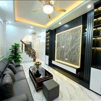 Nhà mới đón Tết, trên 4 tỷ nhà 35m2 sát mặt Phố, gần chợ , tiện ích