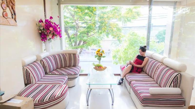 Sụp hầm! Bán khách sạn 7 tầng cách biển 700m, mặt tiền đường Lê Văn Quý đang vận hành, giá 18,5 tỷ - Ảnh 1