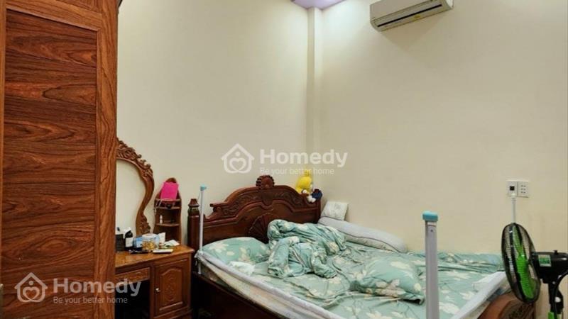Nhà hướng Đông Nam, sân để 2 xe hơi, vị trí phong thủy tốt. - Ảnh 10