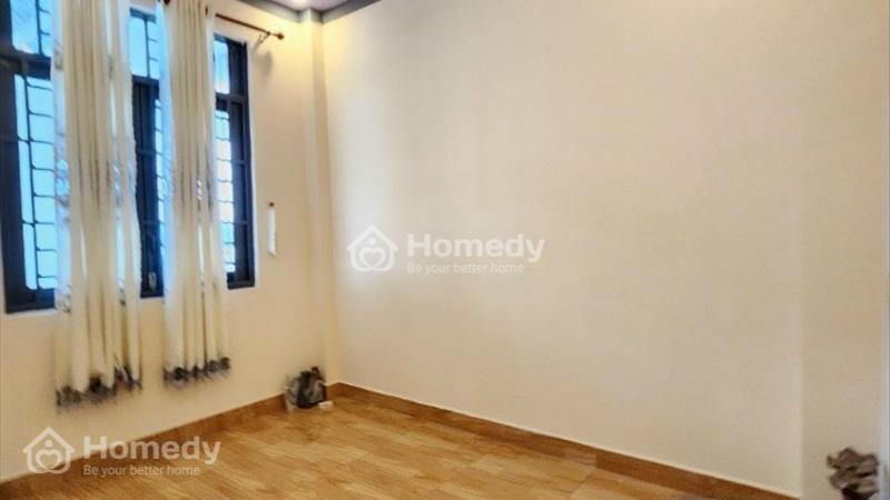Nhà hướng Đông Nam, sân để 2 xe hơi, vị trí phong thủy tốt. - Ảnh 13