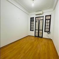 Bán nhà Liễu Giai, Tặng toàn bộ nội thất trị giá cao, 6 tầng