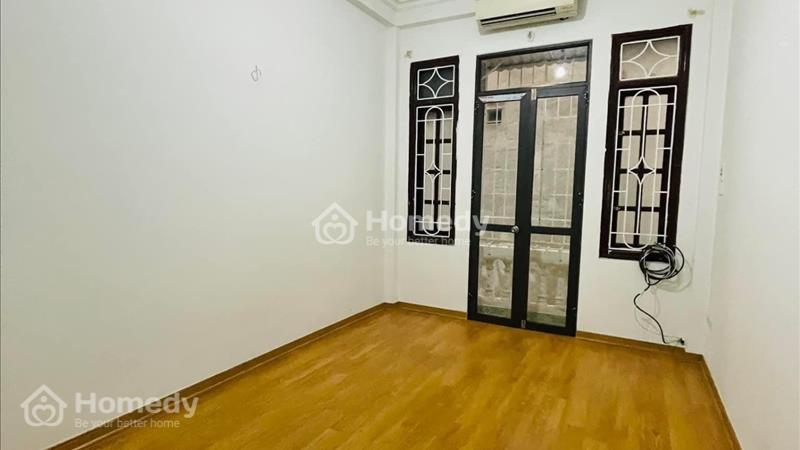 Bán nhà Liễu Giai, Tặng toàn bộ nội thất trị giá cao, 6 tầng - Ảnh 1